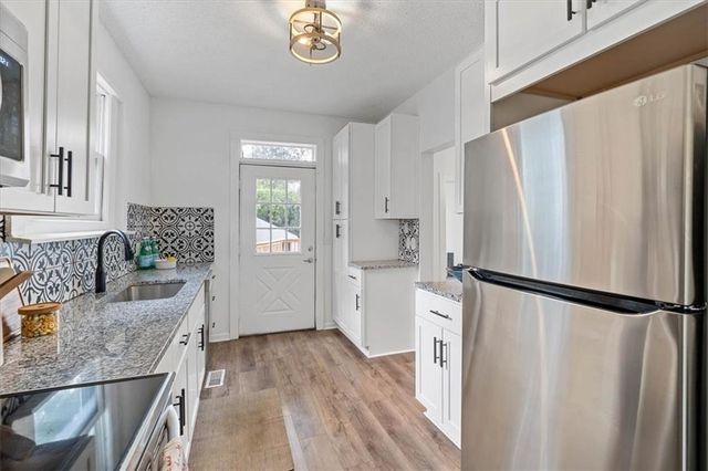 7415 Main Street, Kansas City, MO 64114