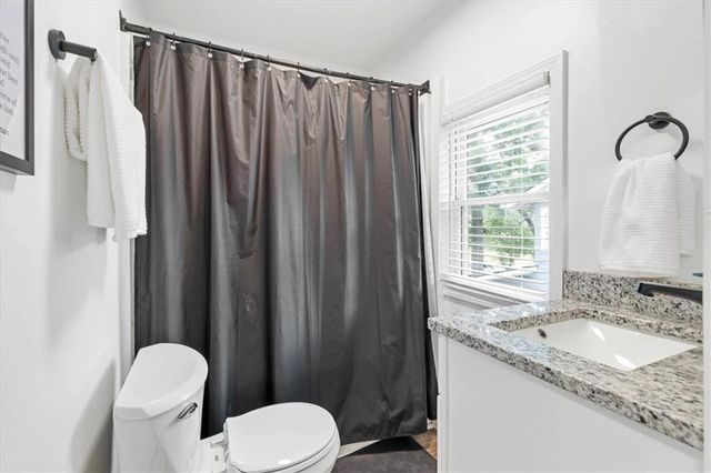7415 Main Street, Kansas City, MO 64114