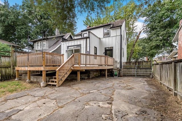 7415 Main Street, Kansas City, MO 64114