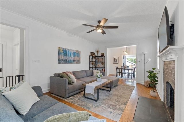 7415 Main Street, Kansas City, MO 64114
