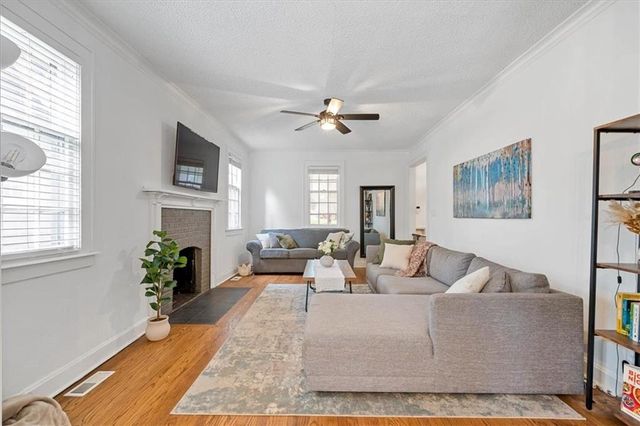 7415 Main Street, Kansas City, MO 64114