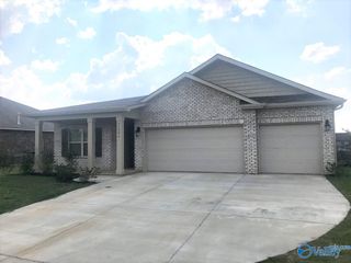 25206 Delilah Circle, Athens, AL 35613