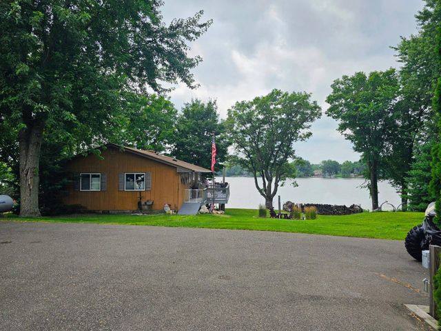 33190 Marmon Street NE, Cambridge, MN 55008