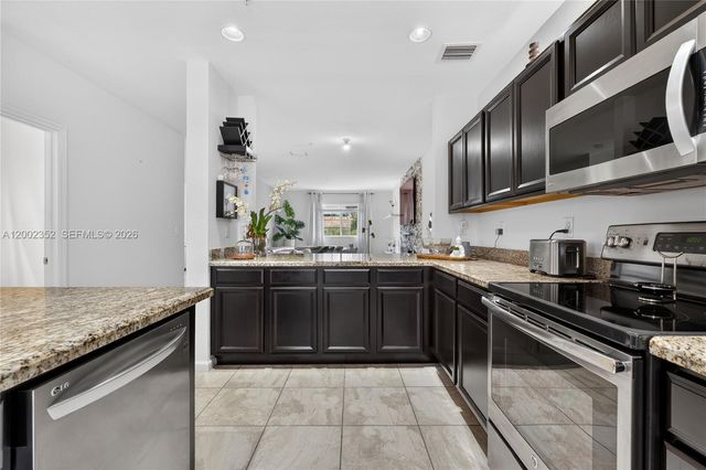 14213 SW 274th St, Homestead, FL 33032