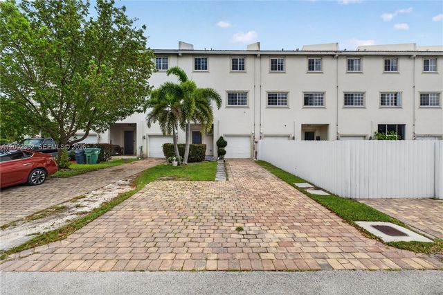 14213 SW 274th St, Homestead, FL 33032