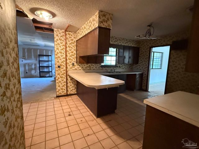 6030 Schofield Dr, Pensacola, FL 32506