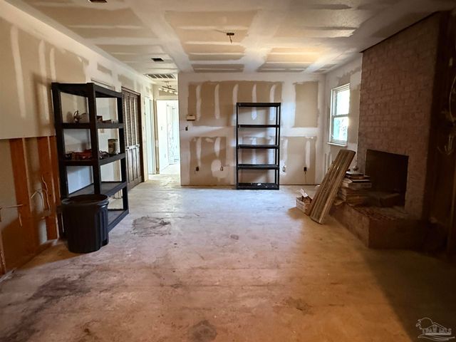 6030 Schofield Dr, Pensacola, FL 32506