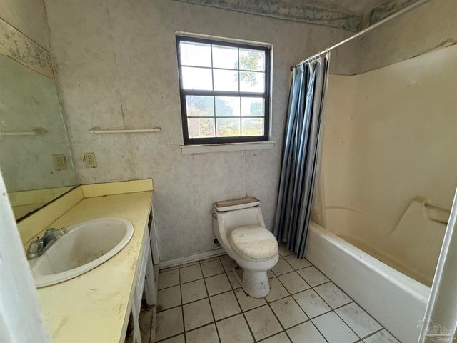 6030 Schofield Dr, Pensacola, FL 32506