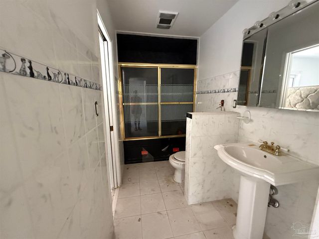 6030 Schofield Dr, Pensacola, FL 32506