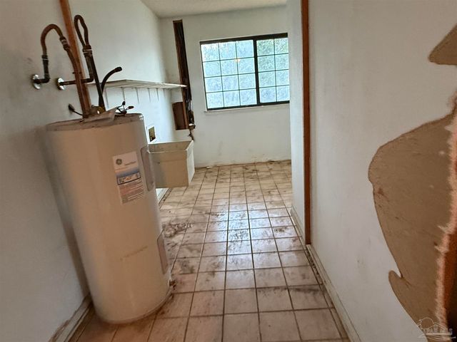 6030 Schofield Dr, Pensacola, FL 32506