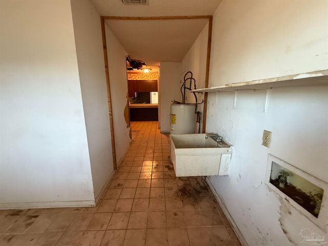 6030 Schofield Dr, Pensacola, FL 32506