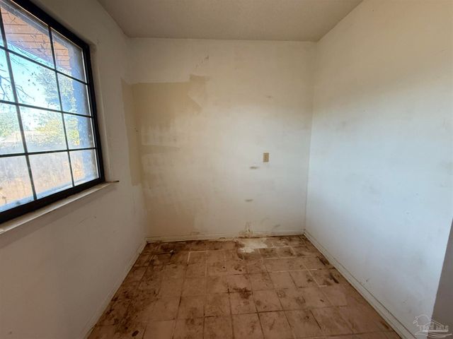 6030 Schofield Dr, Pensacola, FL 32506