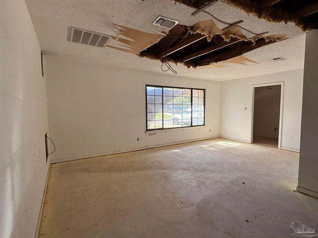6030 Schofield Dr, Pensacola, FL 32506