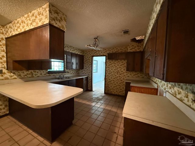 6030 Schofield Dr, Pensacola, FL 32506