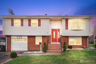 32 Sunset Drive, Port Reading, NJ 07064