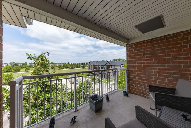 2692 Stone Circle 302, Geneva, IL 60134