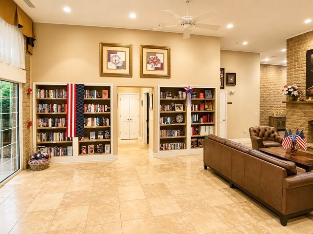 2692 Stone Circle 302, Geneva, IL 60134