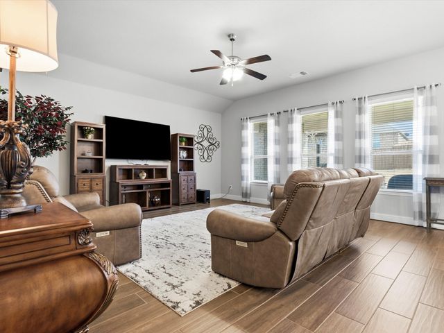 6909 Raptor Drive, Fort Worth, TX 76179