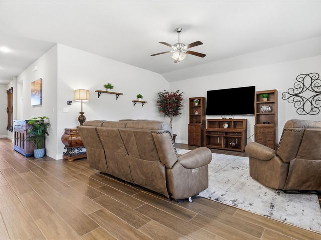 6909 Raptor Drive, Fort Worth, TX 76179