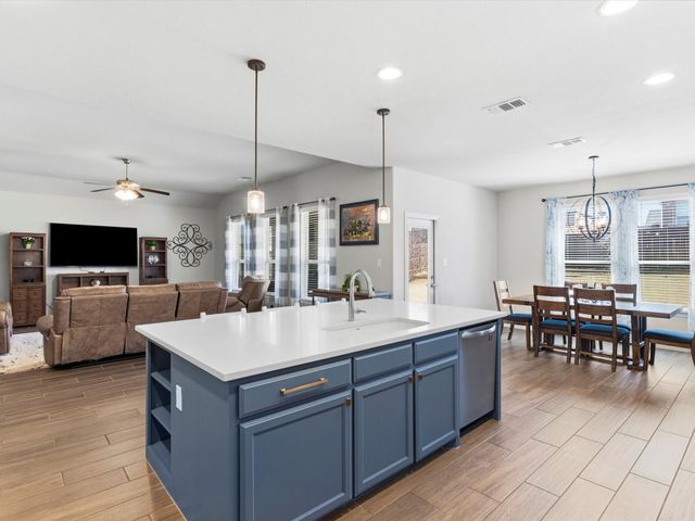 6909 Raptor Drive, Fort Worth, TX 76179