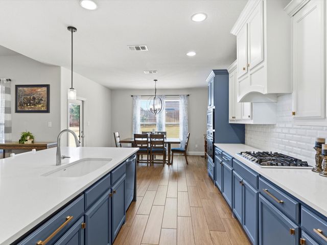 6909 Raptor Drive, Fort Worth, TX 76179