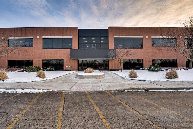 4200 Cantera Drive 204, Warrenville, IL 60555