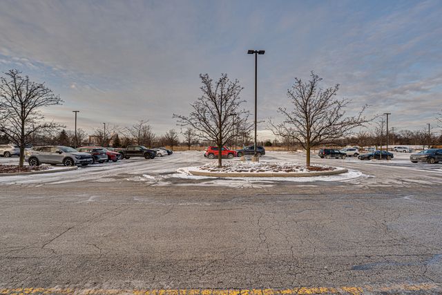 4200 Cantera Drive 204, Warrenville, IL 60555