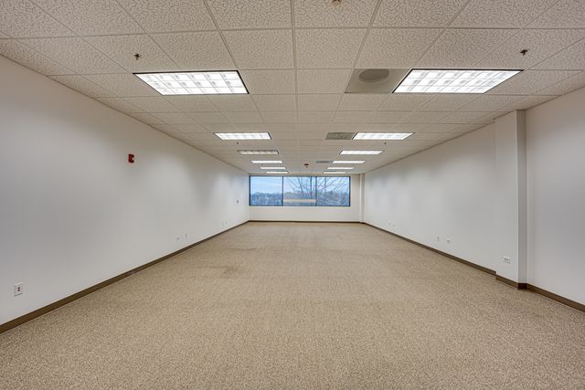 4200 Cantera Drive 204, Warrenville, IL 60555