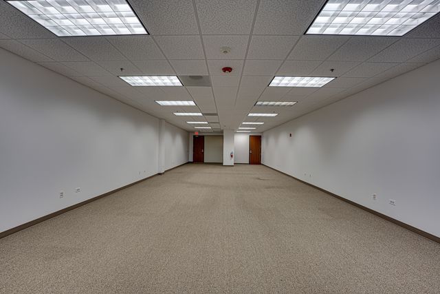 4200 Cantera Drive 204, Warrenville, IL 60555