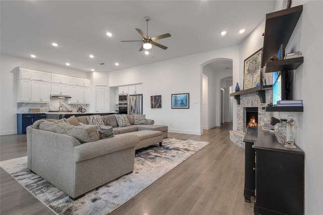 610 Lavender Drive, Van Alstyne, TX 75495