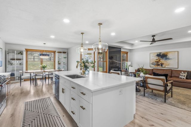 5223 E Hackberry Street, Springfield, MO 65809