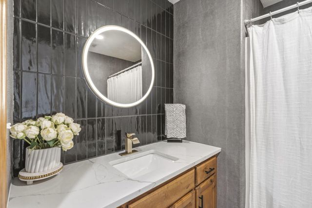 5223 E Hackberry Street, Springfield, MO 65809