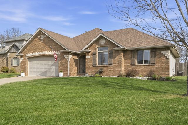 5223 E Hackberry Street, Springfield, MO 65809