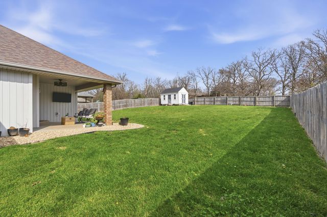5223 E Hackberry Street, Springfield, MO 65809