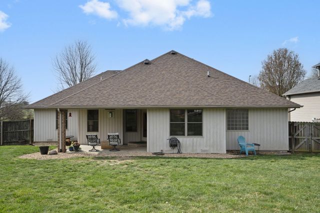 5223 E Hackberry Street, Springfield, MO 65809