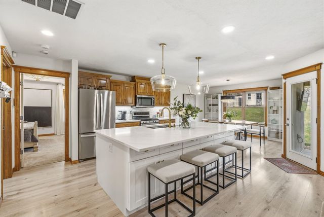 5223 E Hackberry Street, Springfield, MO 65809