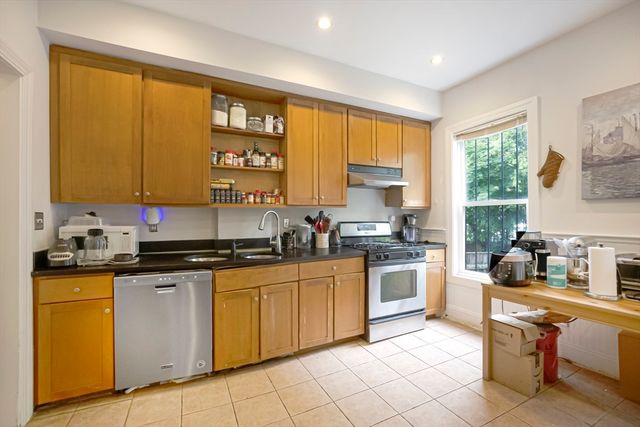 31 Worthington St., Boston, MA 02120