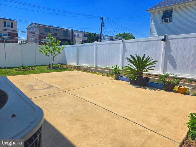 1874 GARTH RD, Philadelphia, PA 19116