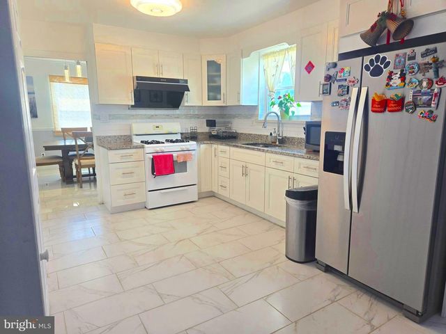 1874 GARTH RD, Philadelphia, PA 19116