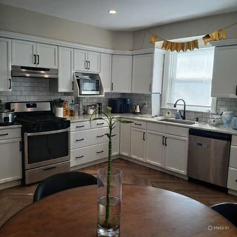 132 Thorndike Street 2, Brookline, MA 02446