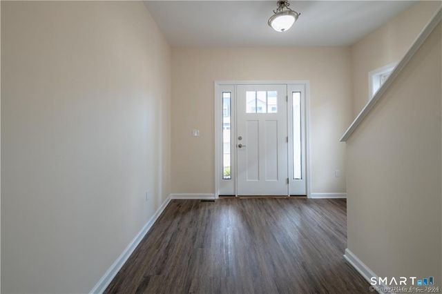 20 Lombard Circle 7, North Haven, CT 06473