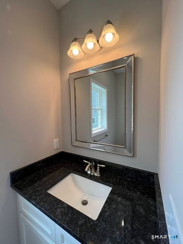 20 Lombard Circle 7, North Haven, CT 06473