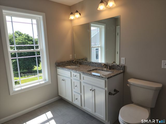 20 Lombard Circle 7, North Haven, CT 06473