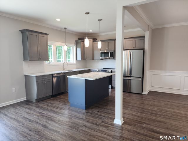 20 Lombard Circle 7, North Haven, CT 06473