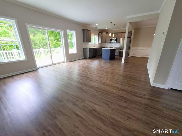 20 Lombard Circle 7, North Haven, CT 06473