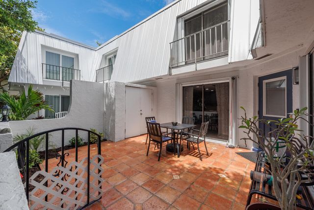 106 Linda Lane 1, Palm Beach Shores, FL 33404