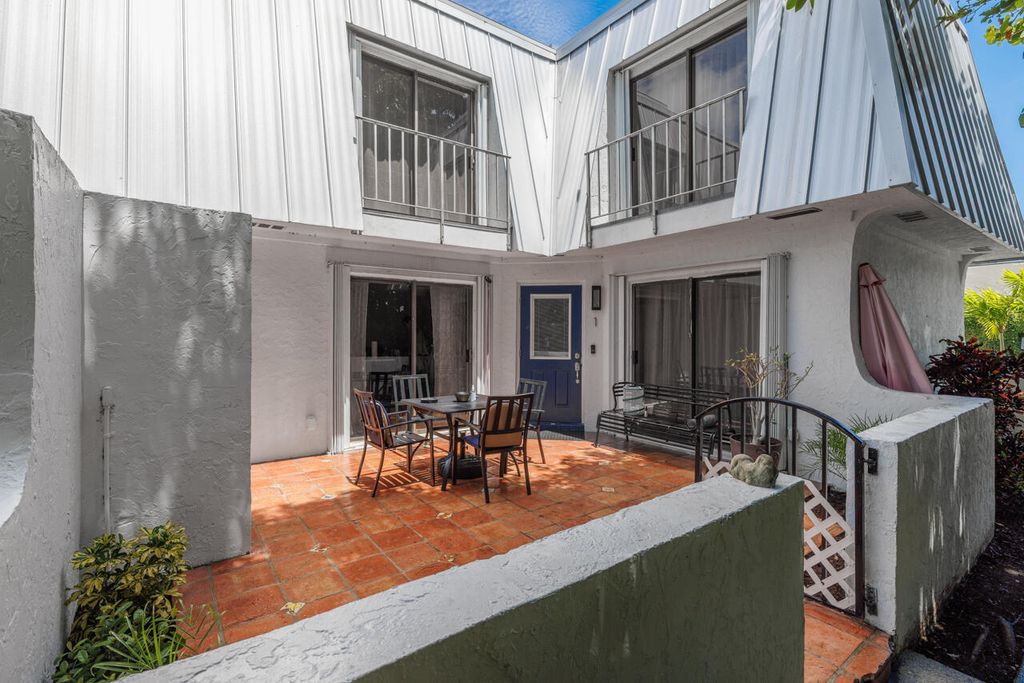 106 Linda Lane 1, Palm Beach Shores, FL 33404