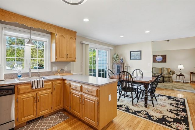 56 Nature View Drve 56, Uxbridge, MA 01569