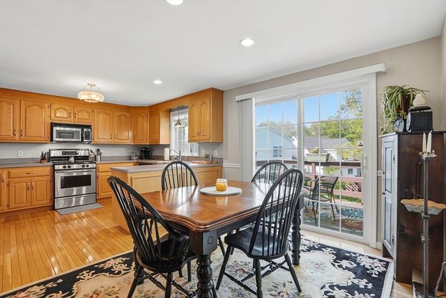 56 Nature View Drve 56, Uxbridge, MA 01569