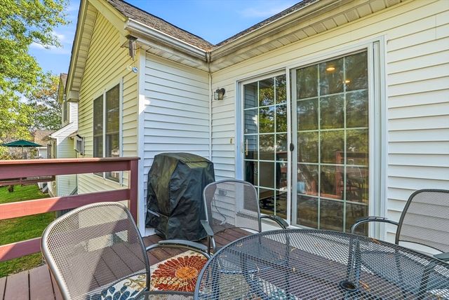 56 Nature View Drve 56, Uxbridge, MA 01569